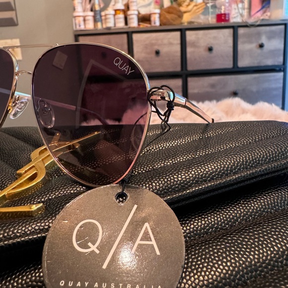 NWT Quay “STILL STANDING POLARIZED” gld/smktpepol Sunglasses - Picture 3 of 10